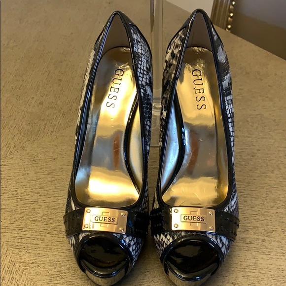 Guess Snakeskin Peep Toe Heels - Picture 2 of 3
